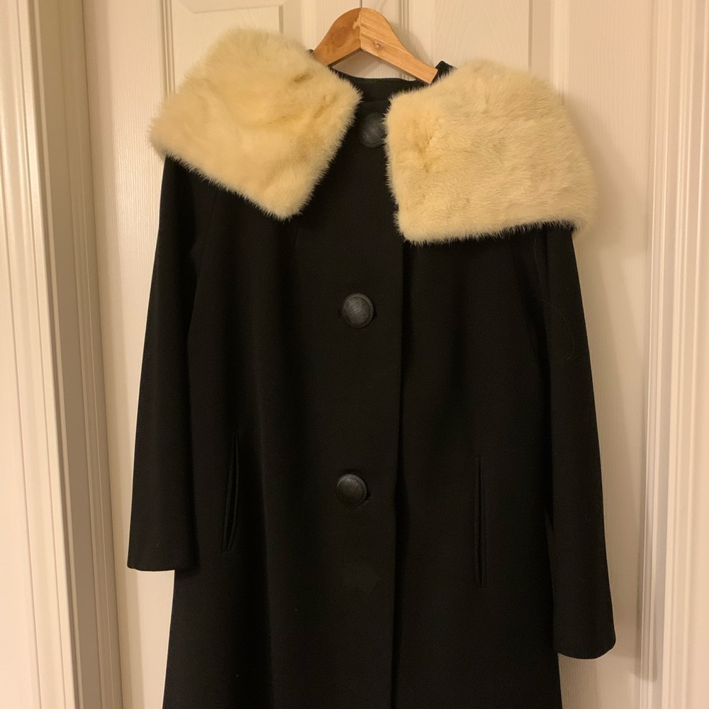💙 Rich Widow Coat
